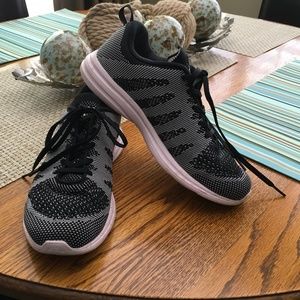 APL running show - Size 9